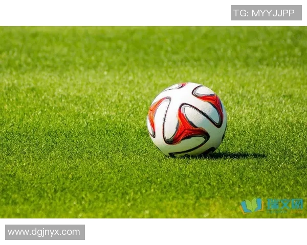 广州足球队的辉煌征程与挑战解析：从默默无闻到赛场传奇