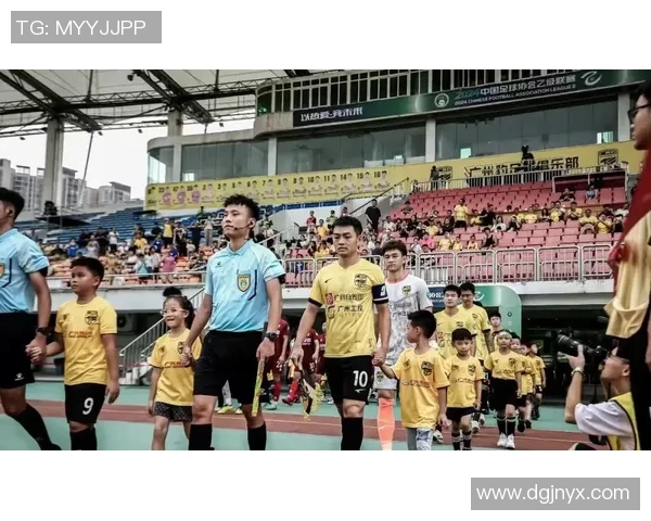 广东白云学院足球明星崭露头角引领校园体育热潮与未来发展潜力 广东白云学院足球明星崭露头角引领校园体育热潮与未来发展潜力